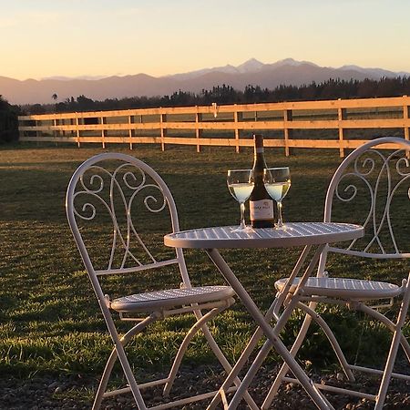 Bentleys Country Stay Hawarden Bagian luar foto