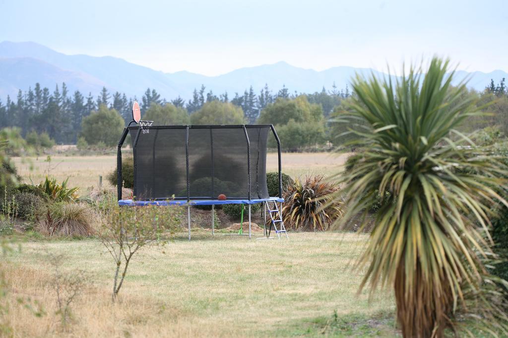 Bentleys Country Stay Hawarden Bagian luar foto