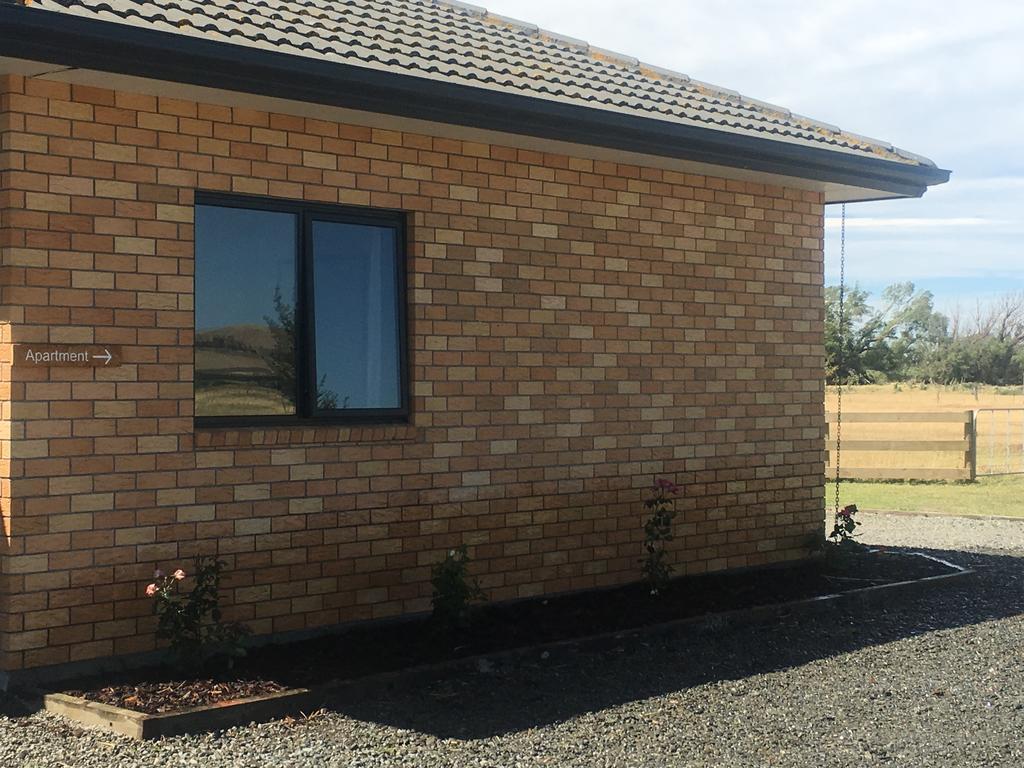 Bentleys Country Stay Hawarden Bagian luar foto