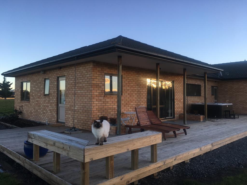 Bentleys Country Stay Hawarden Bagian luar foto