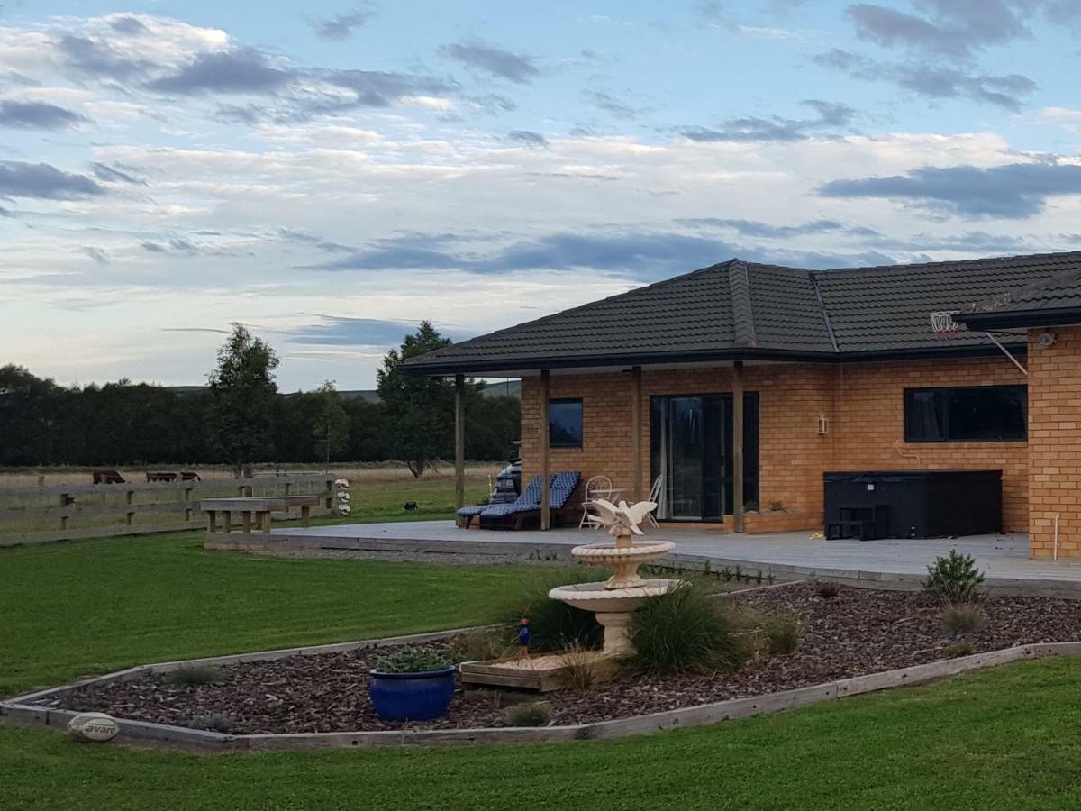 Bentleys Country Stay Hawarden Bagian luar foto